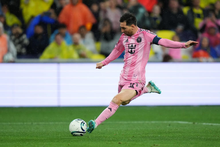 Why is Lionel Messi not playing tonight for Inter Miami vs Charlotte FC?