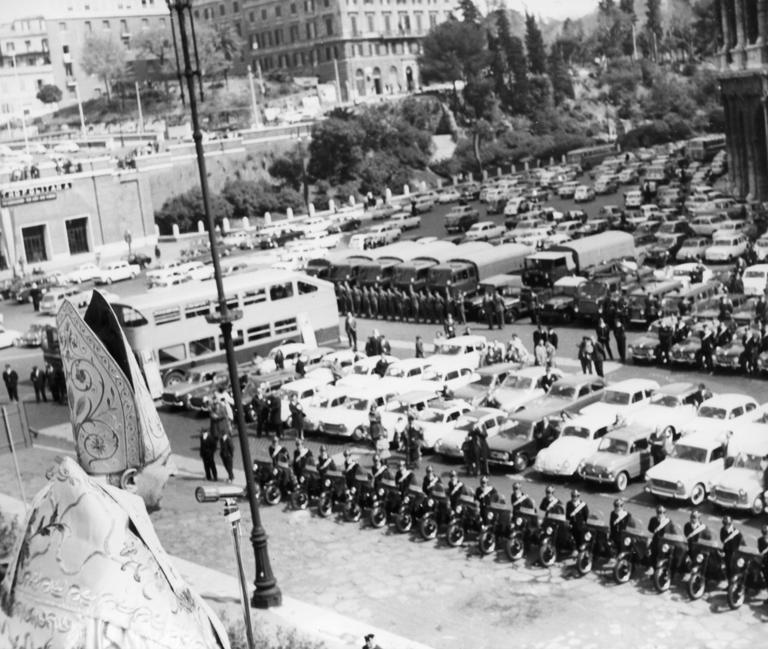Auto: S Francesca Romana, al Colosseo la tradizionale benedizione degli ...
