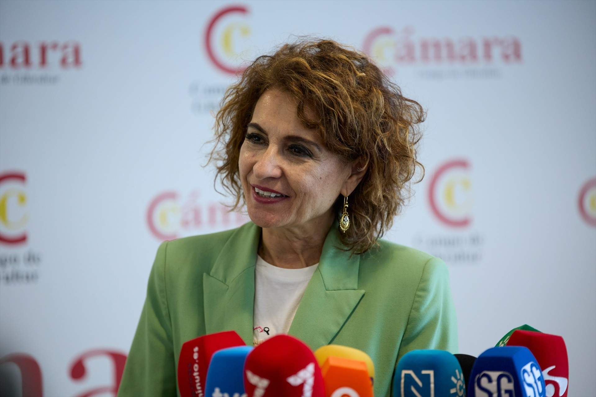 Montero reafirma el desacuerdo con ERC por el IRPF e invita a los ...