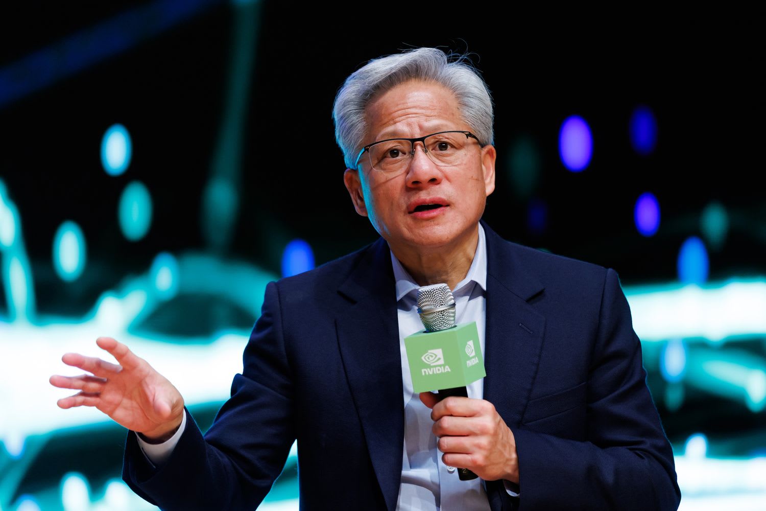 Nvidia inyecta $4,000 MDD en óptica IA; Lumentum agota stock