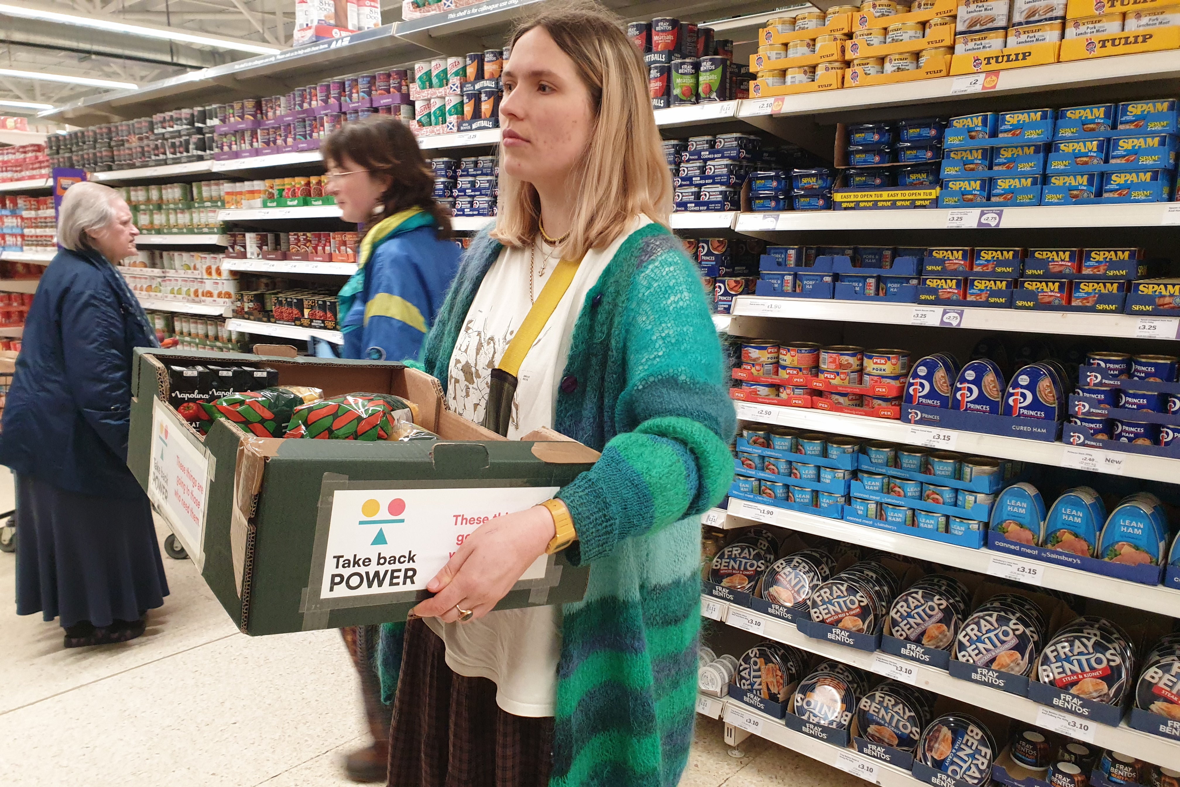 Supermarkets targeted in mass shoplifting campaign for food banks