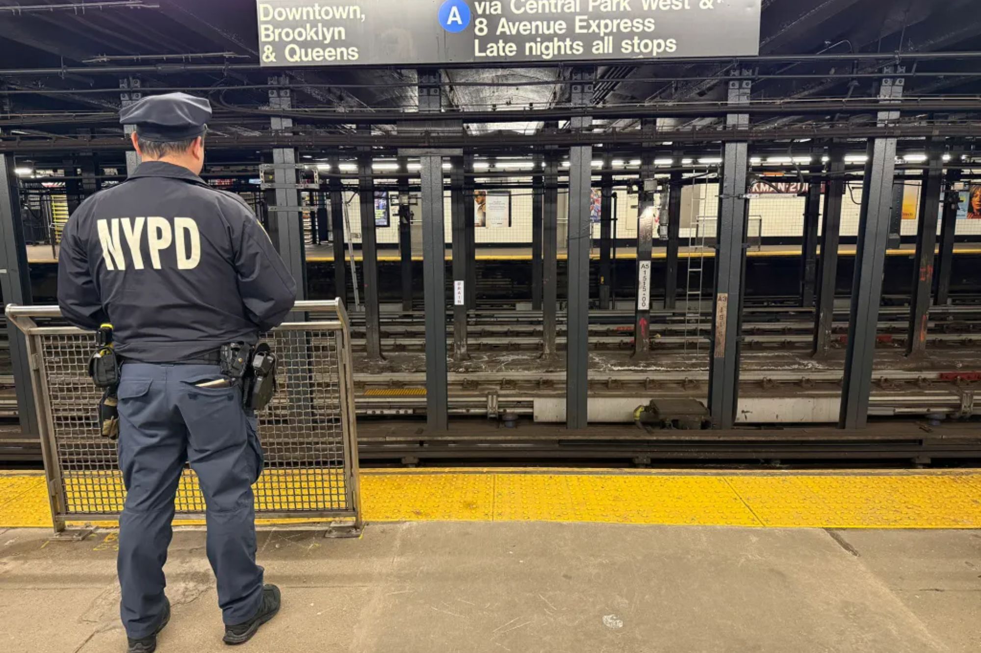 NYC straphanger shoved onto tracks after trying to break up fight at ...
