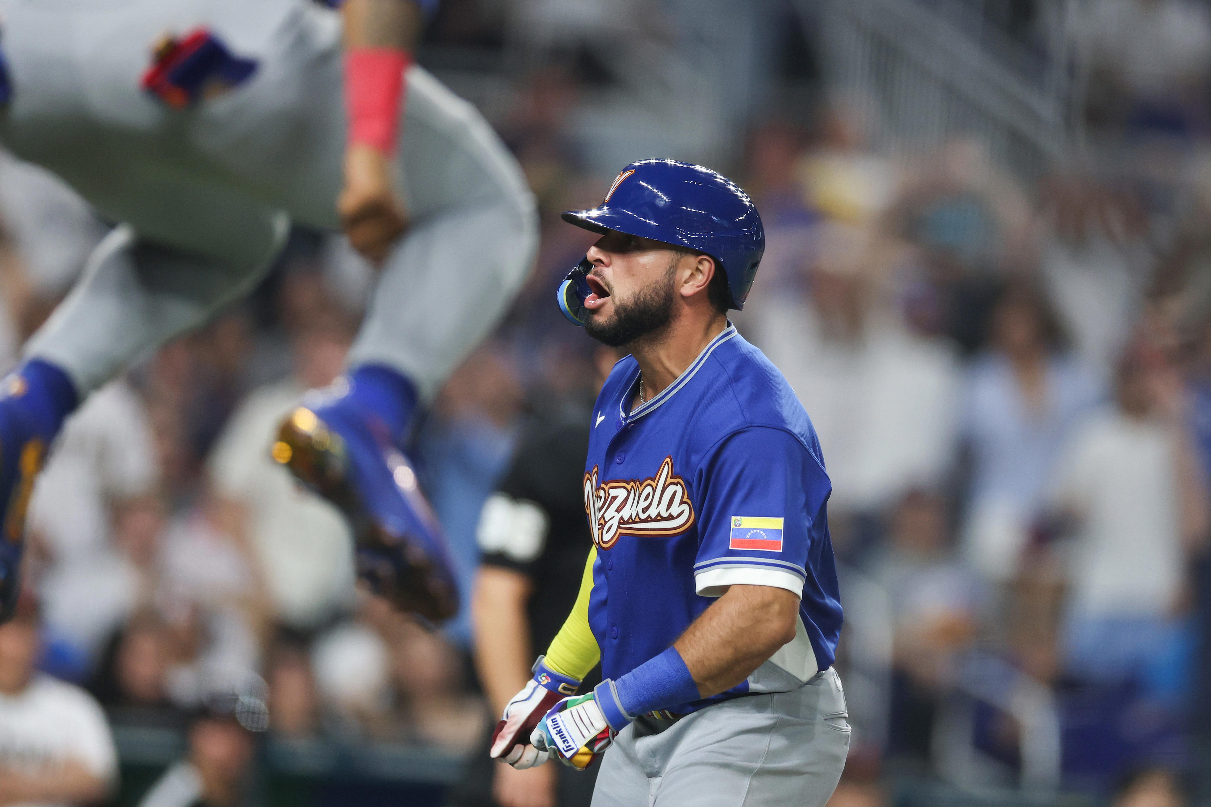 Watch Wilyer Abreu's bat flip, epic celebration after WBC homer vs Japan
