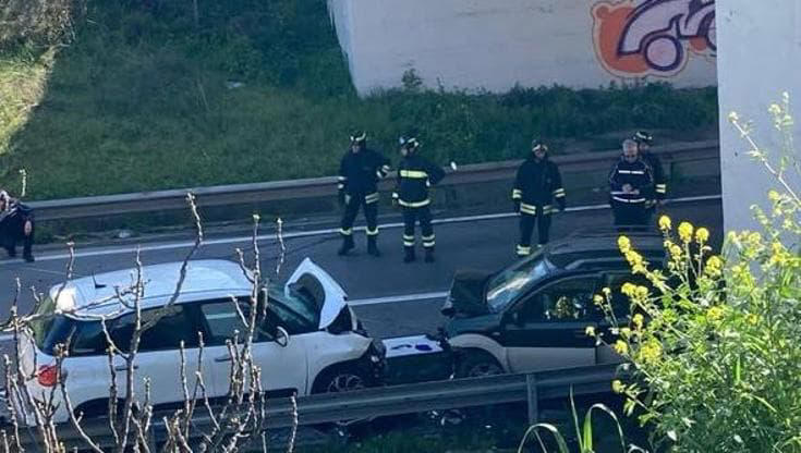 Scontro frontale fra due auto all’ingresso di Matera: un morto e due feriti