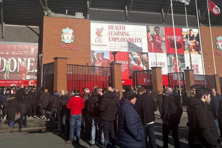 'I used to still be having a pint': LFC fans on queues at Anfield and ...