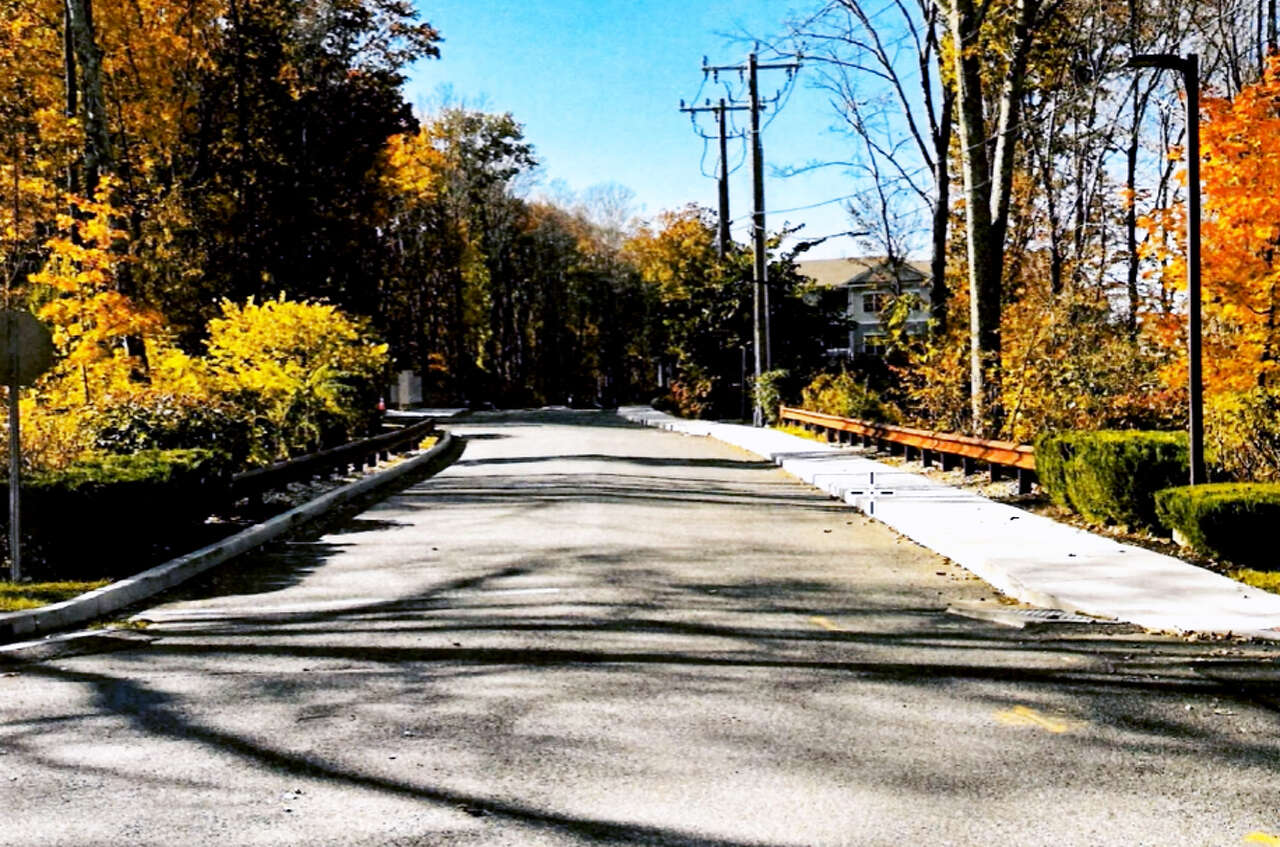 A covered bridge that a developer never built complicates sale of Newtown apartment complex<br><br>