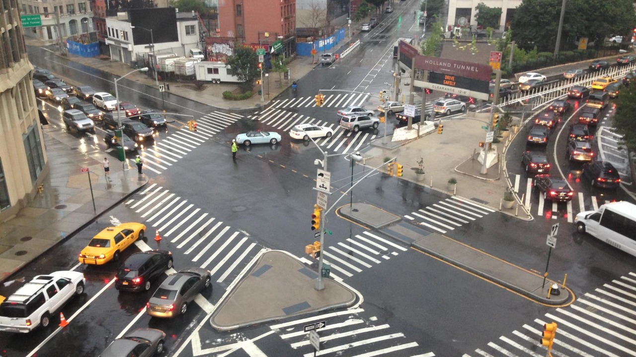 New enforcement rule targets drivers who block crosswalks at intersections<br>