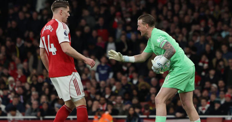 El Arsenal se hizo con el título de la Premier League gracias al fraude del Everton, después de que los Gunners evitaran la farsa del VAR.