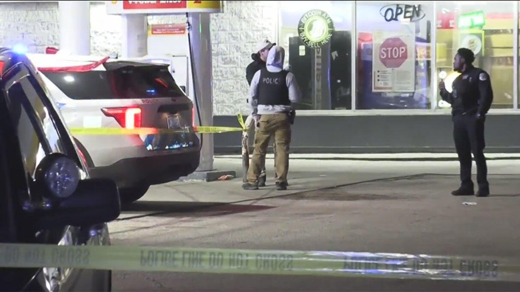 Chicago police sergeant shot, wounded while driving in Pullman neighborhood