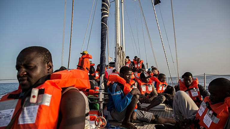 Plus de 50 migrants secourus en Méditerranée par une ONG italienne