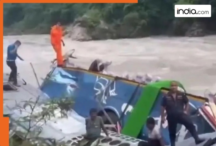 7 Indian pilgrims die, 7 get injured after minibus falls into gorge in ...