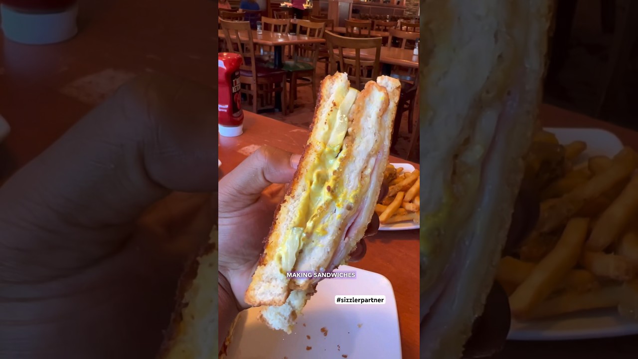 Trying Sizzler cheese toast melt