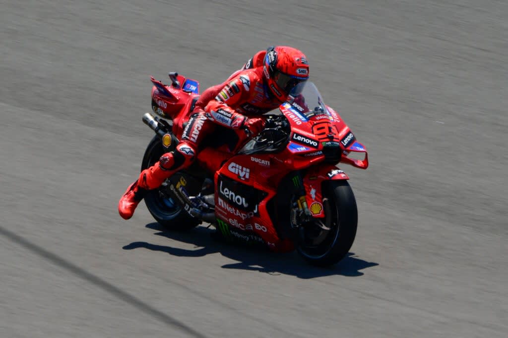 Sylvain Guintoli: Ducati to unleash aero upgrade post-Jerez to reclaim edge from Aprilia<br><br>