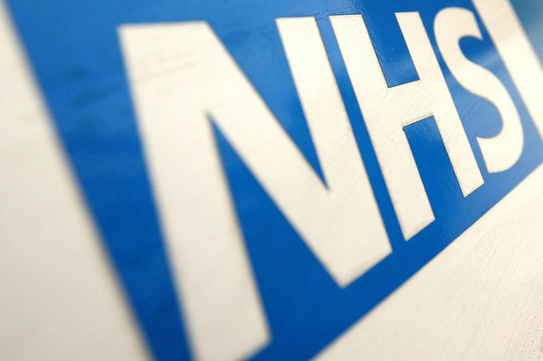 Two students die and 11 in hospital after outbreak of meningitis at UK ...