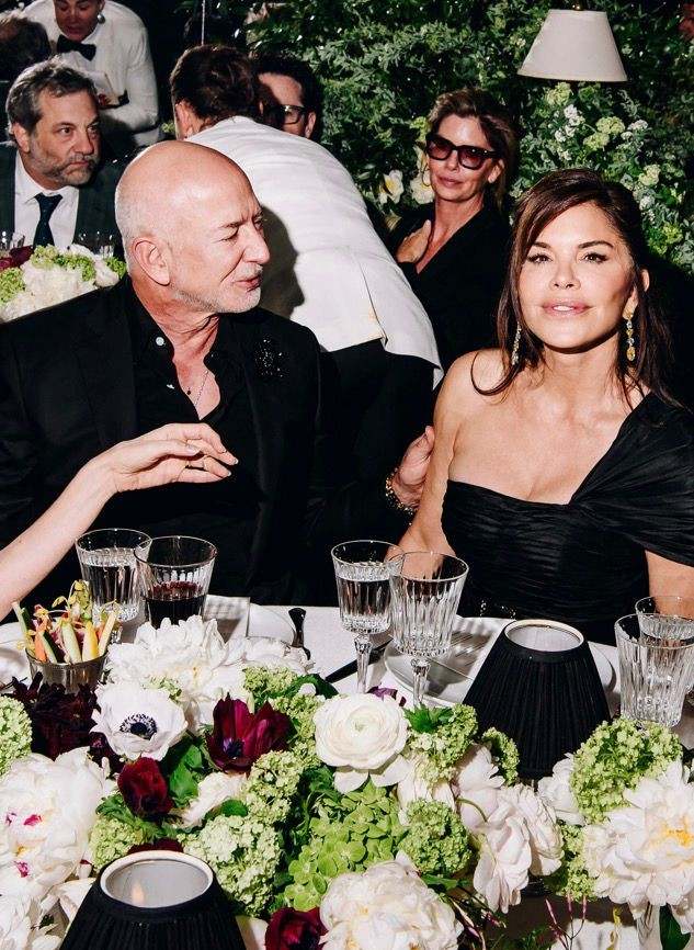 Bardem charla con Al Pacino, los Bezos miran a Mick Jagger y todos ...
