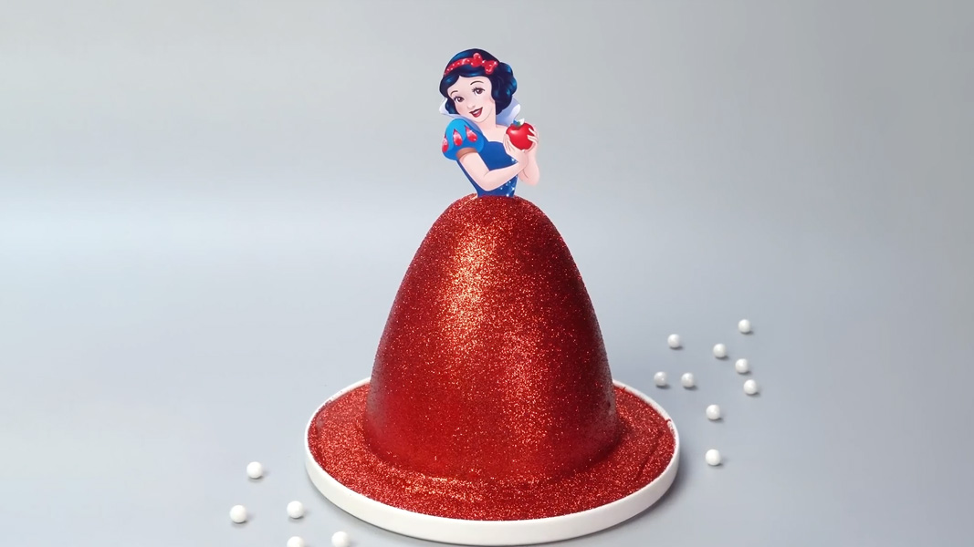 Red princess doll dress cake