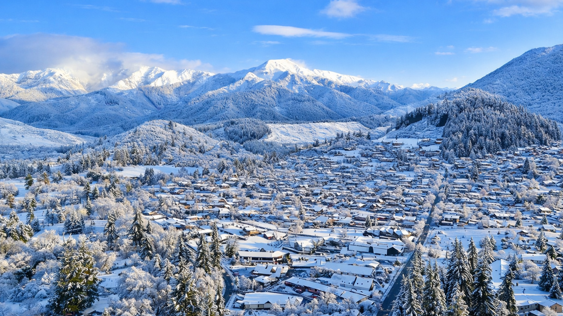 Hanmer Springs snowy mountain town in Canterbury