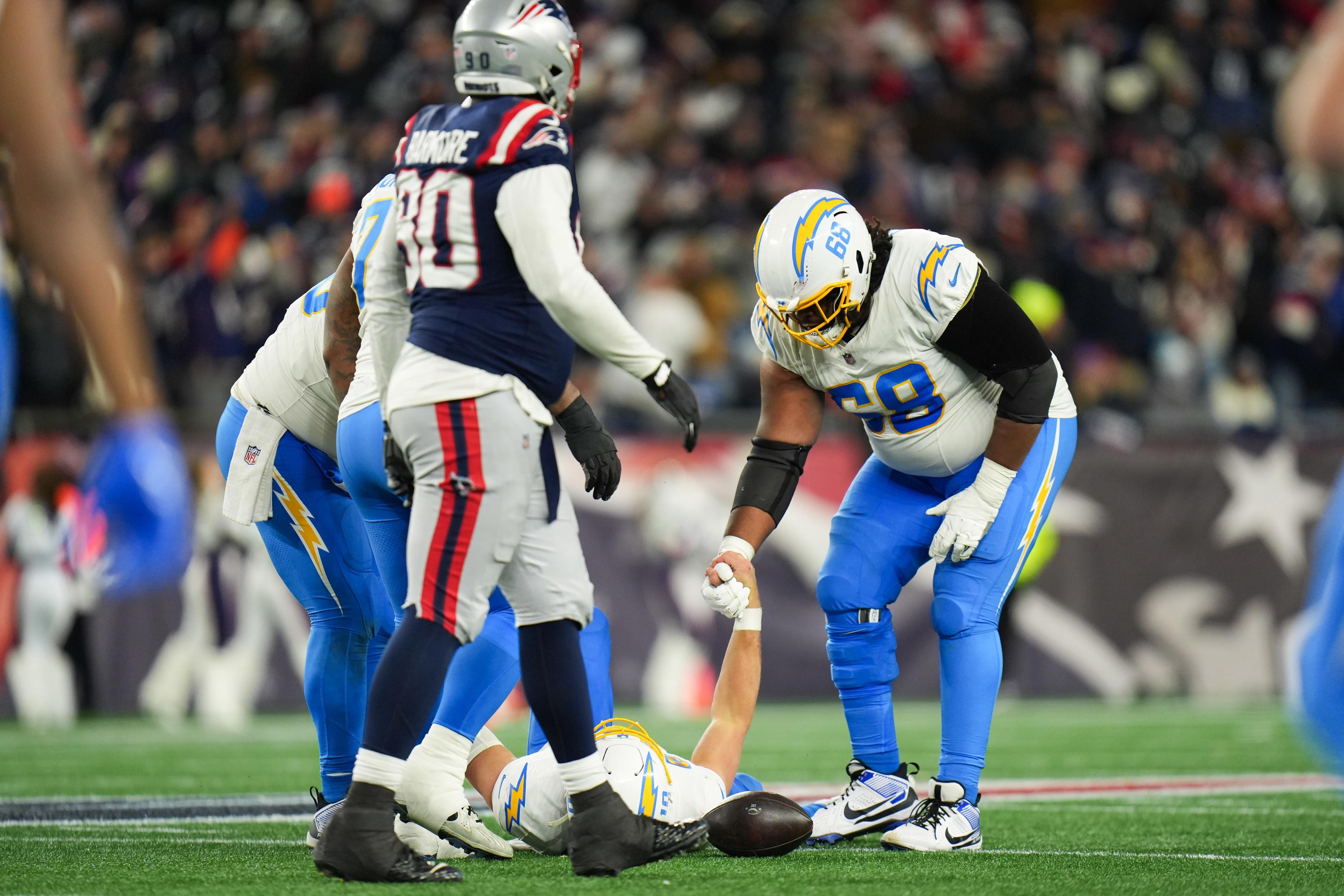 Former Georgia All-American OL signs with Miami Dolphins