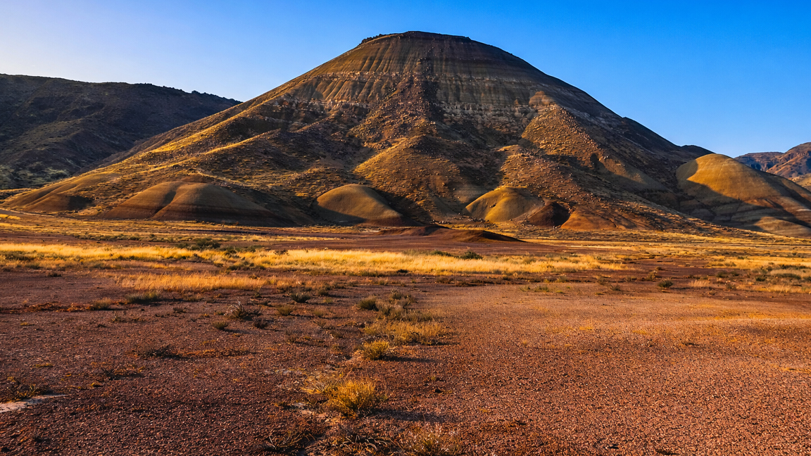 La colina misteriosa que se alza sola en medio del desierto