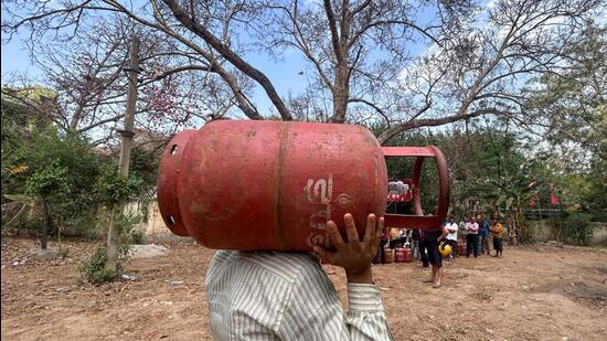 Gas curbs hit Gujarat factories; Centre secures LPG supply amid West ...