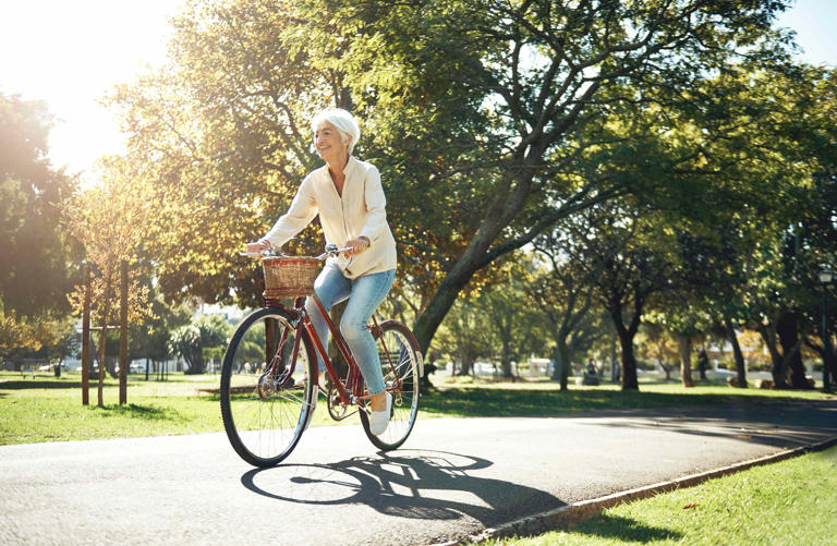 6 daily habits that help you stay sharp and active as you age
