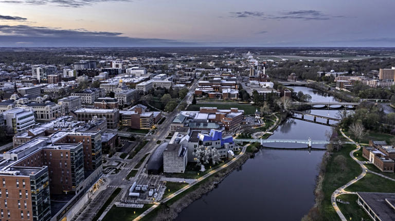 The Midwest's 10 best college towns for easy weekend getaways