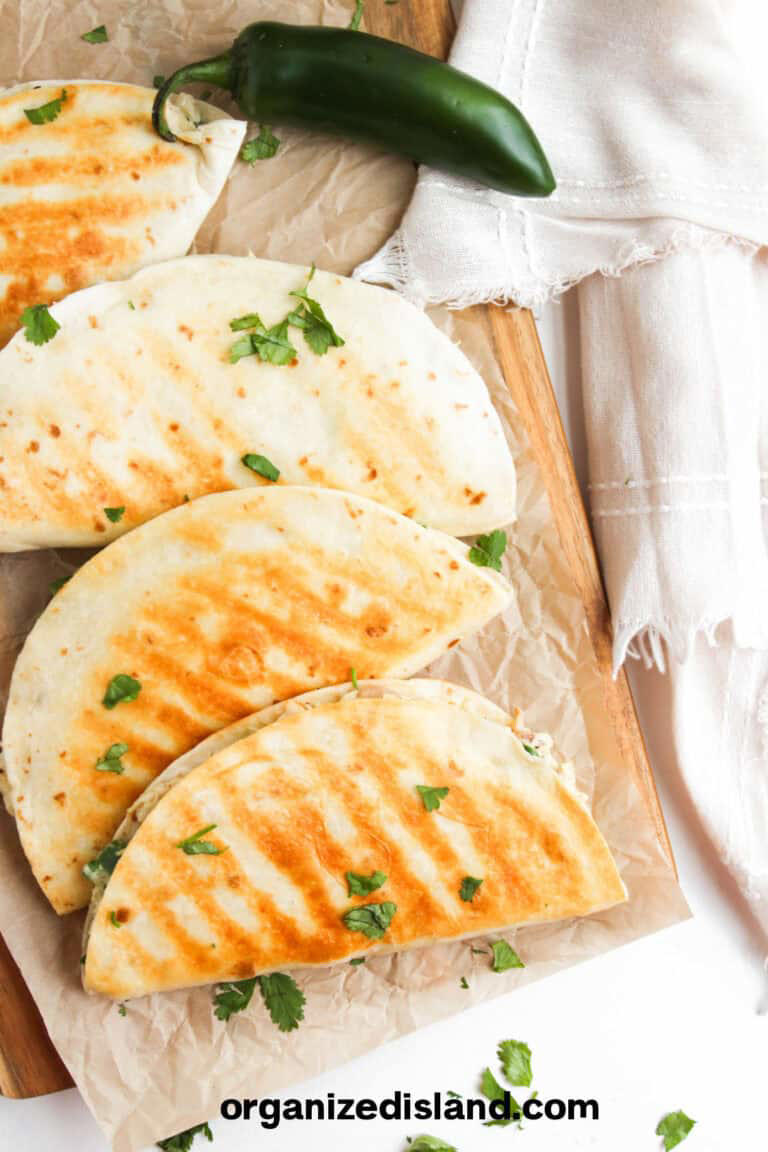 Image showcasing The best chicken fajita quesadillas – crispy, cheesy and easy
