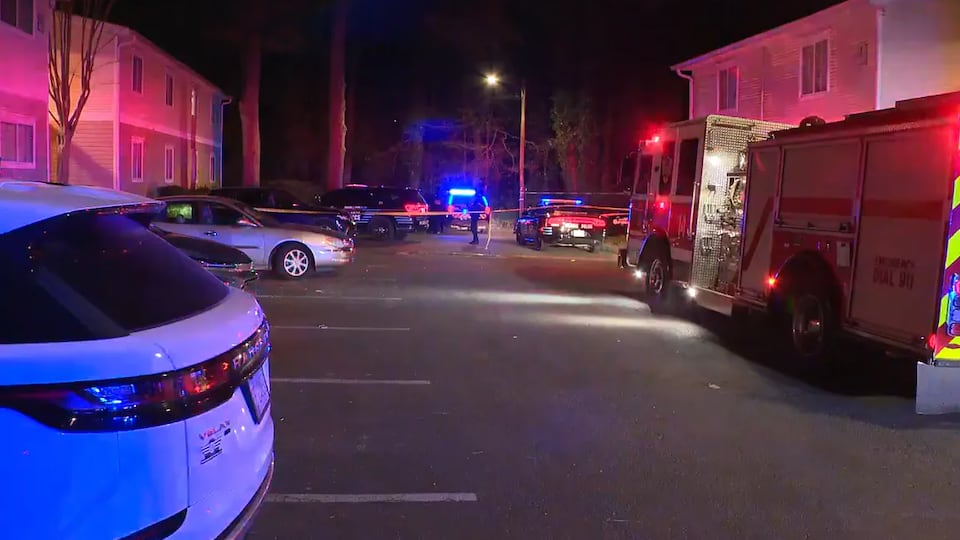 4-year-old stabbed to death during fight between couple in SW Atlanta