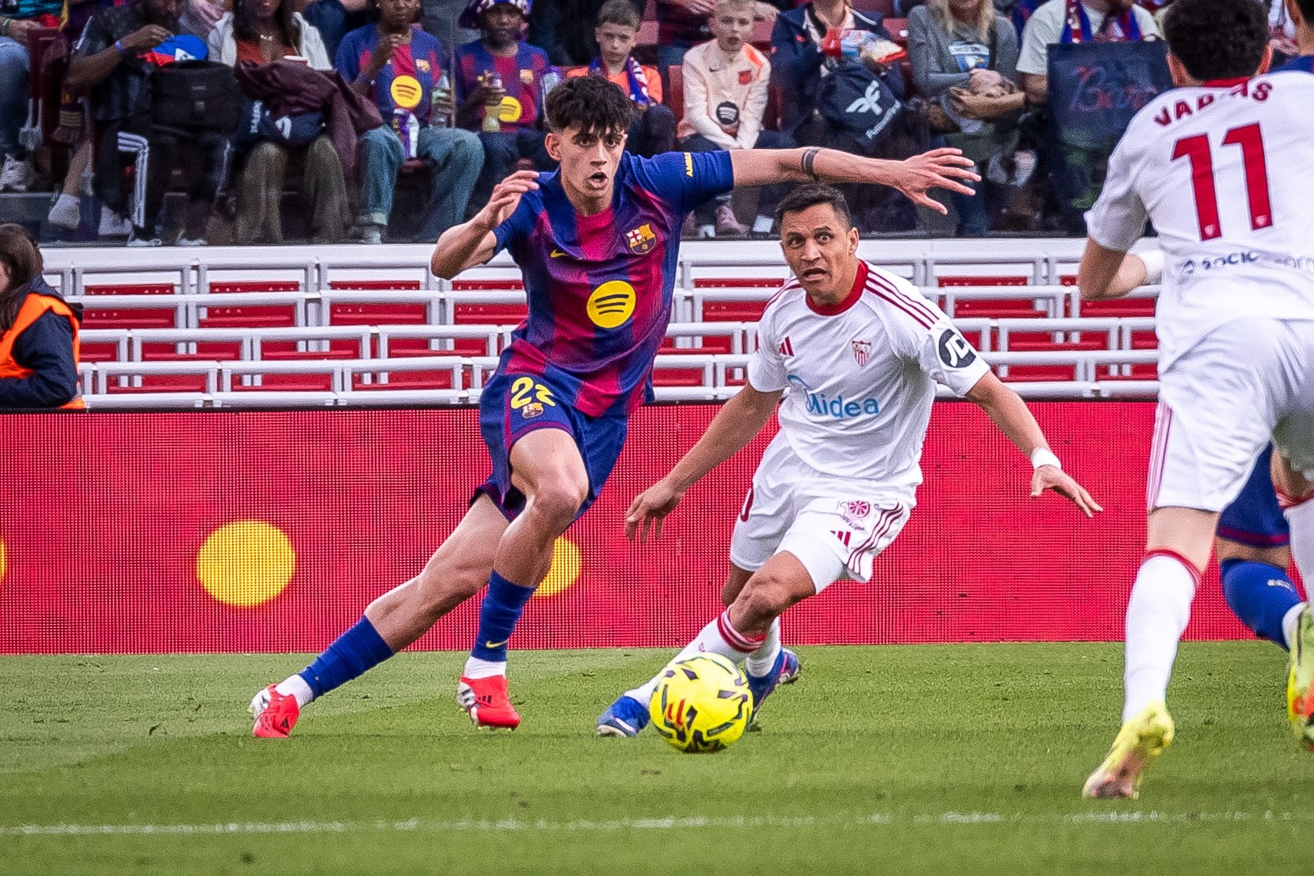 Duro golpe para los chilenos: el Barcelona barre con el Sevilla de ...