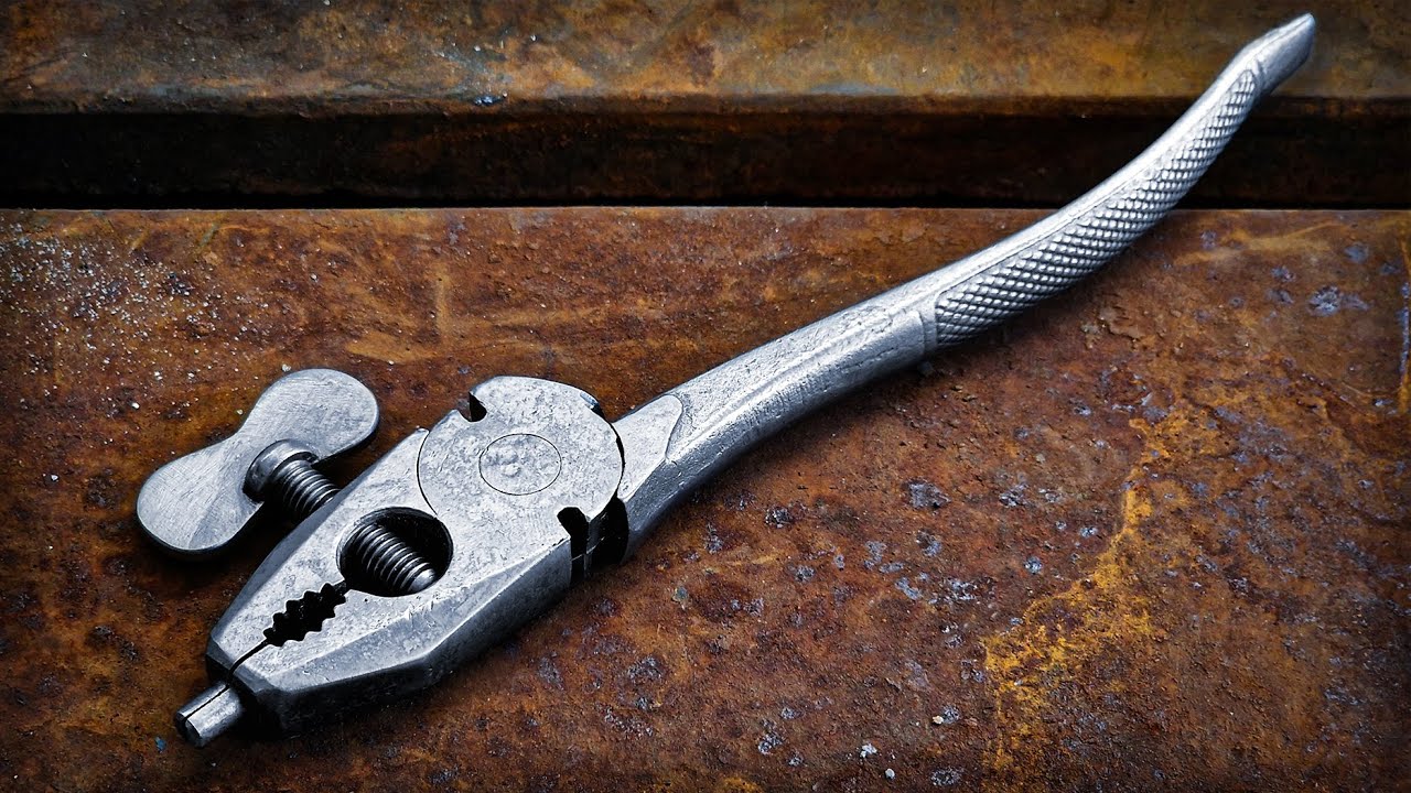 I turned €1 pliers into a hand vise!