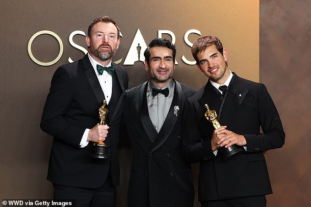 Oscars chaos as two nominees tie for award