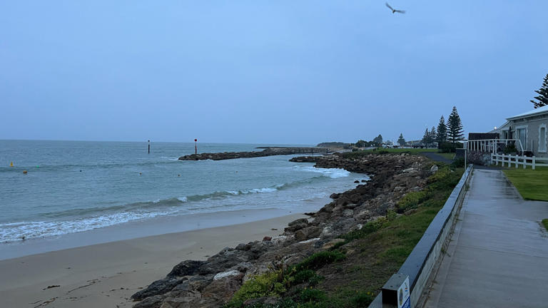 Three fishermen have died in waters off Beachport in South Australia's south-east.  (ABC News: Sam Bradbrook)