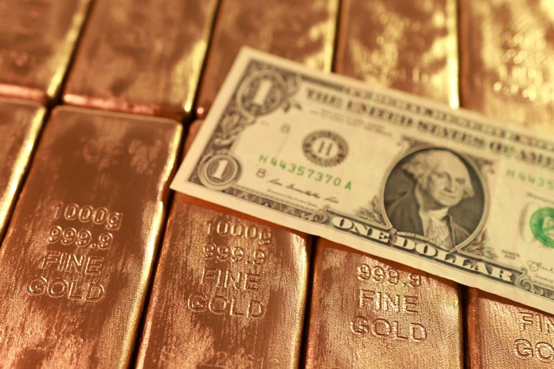 Gold steady as weaker dollar offsets fading rate cut hopes<br>