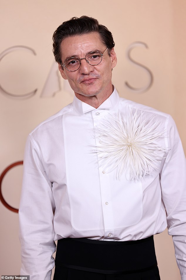 Pedro Pascal sparks concern as he debuts shocking new look at Oscars 2026