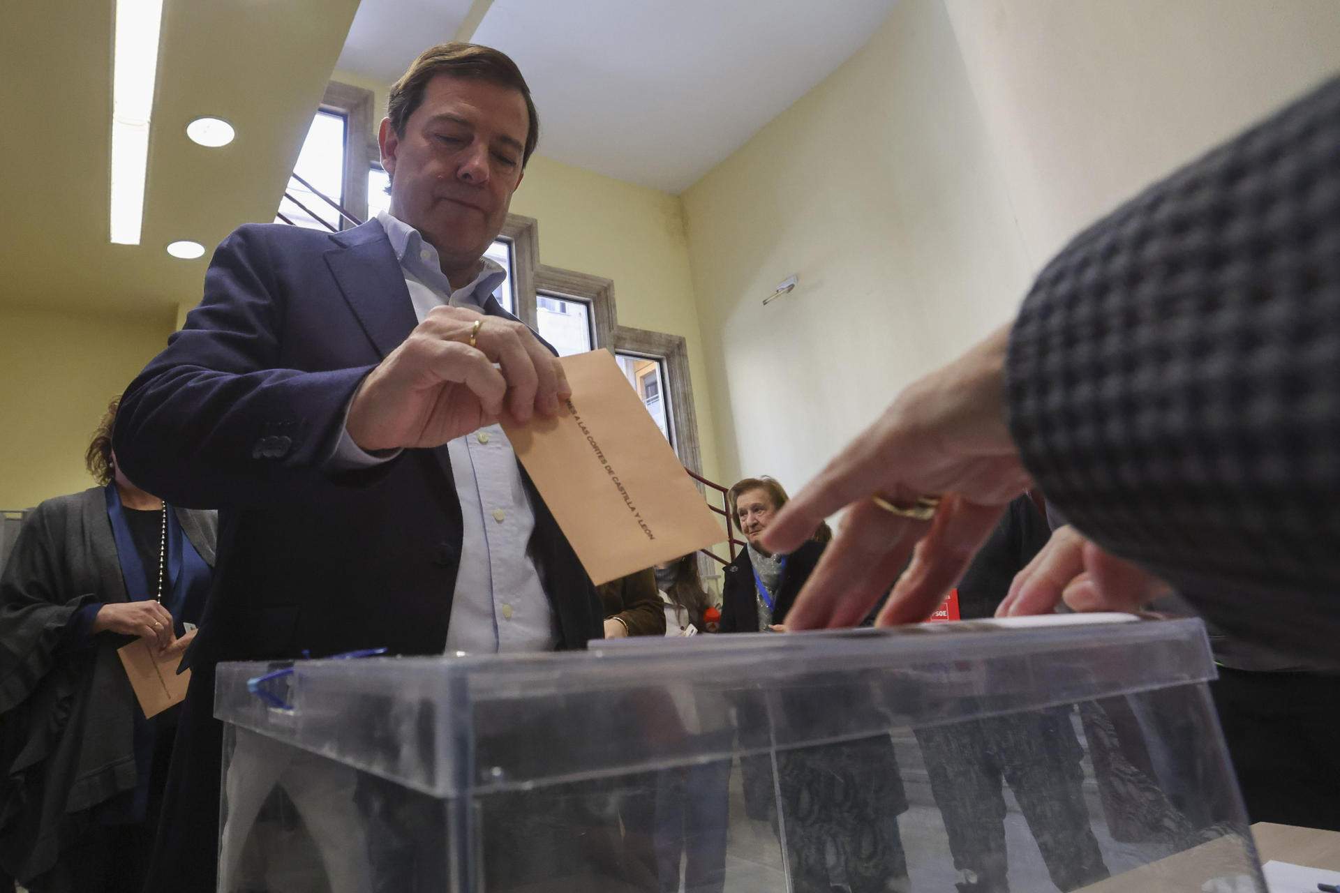 El PP gana, el PSOE queda segundo y Vox sube en Castilla y León, según ...