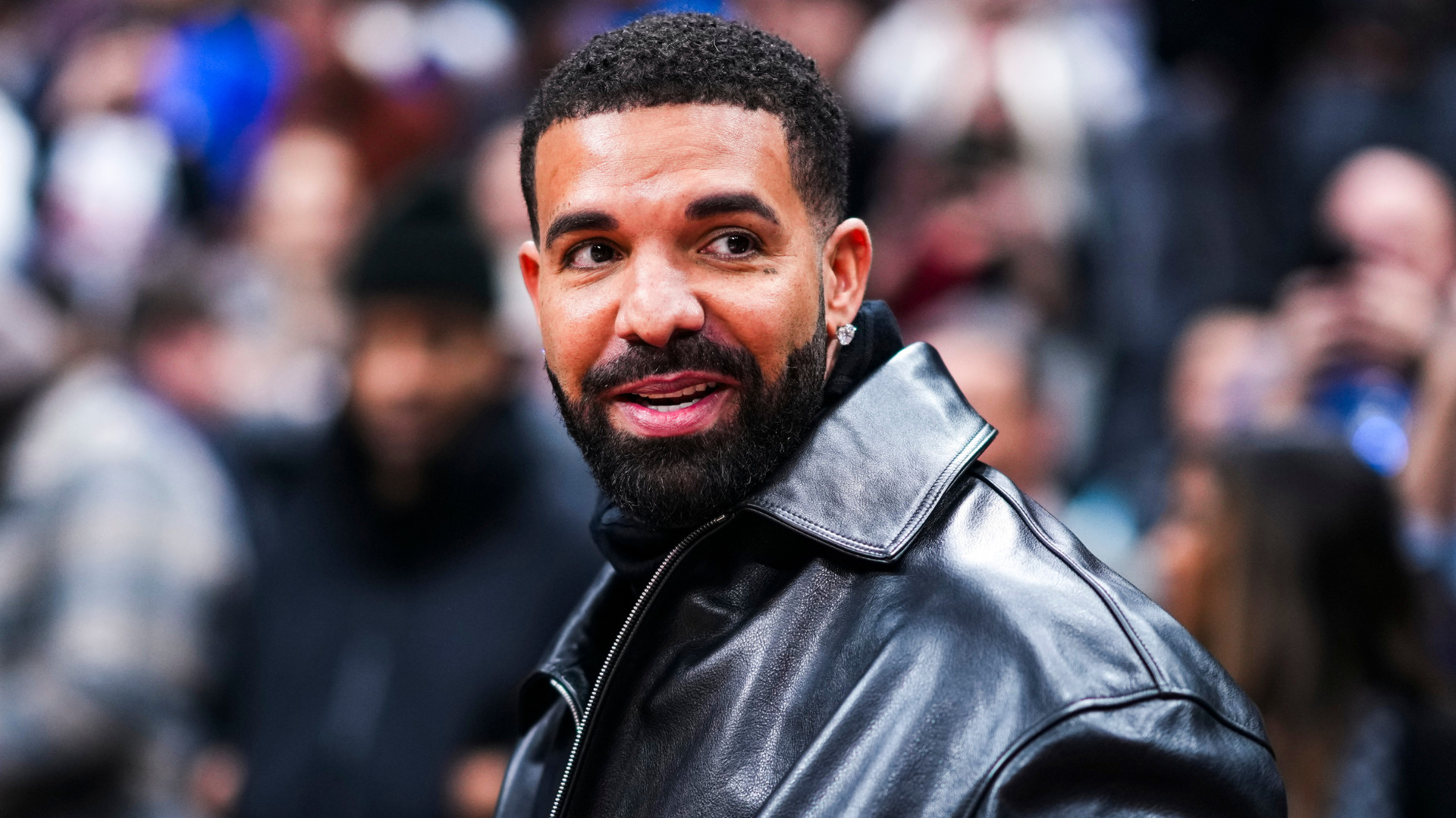 Drake DMs fan who breaks down 