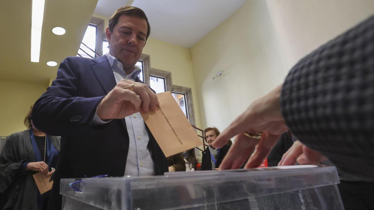 El PP ganaría las elecciones pero dependería más de un Vox por encima ...