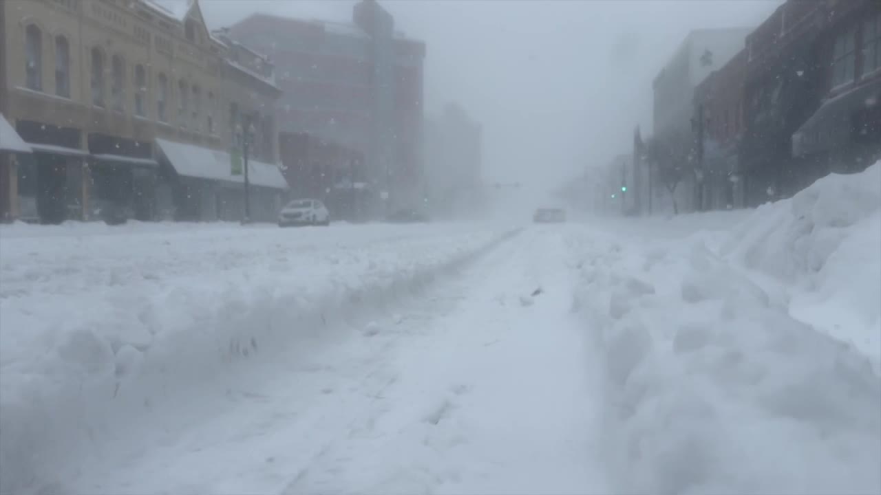 Heavy snow blankets northeast Wisconsin as officials urge residents to ...