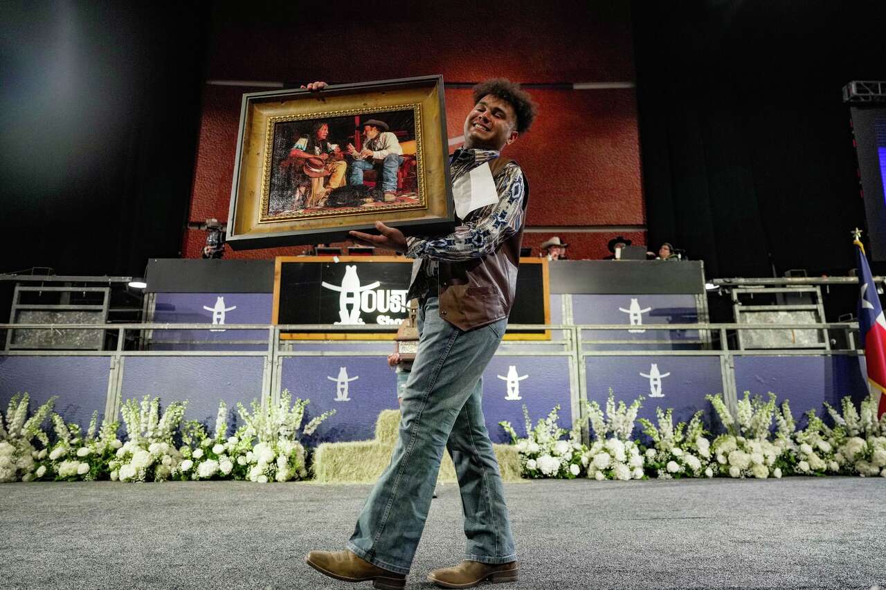 Pasadena ISD student sells grand champion artwork for record $525K