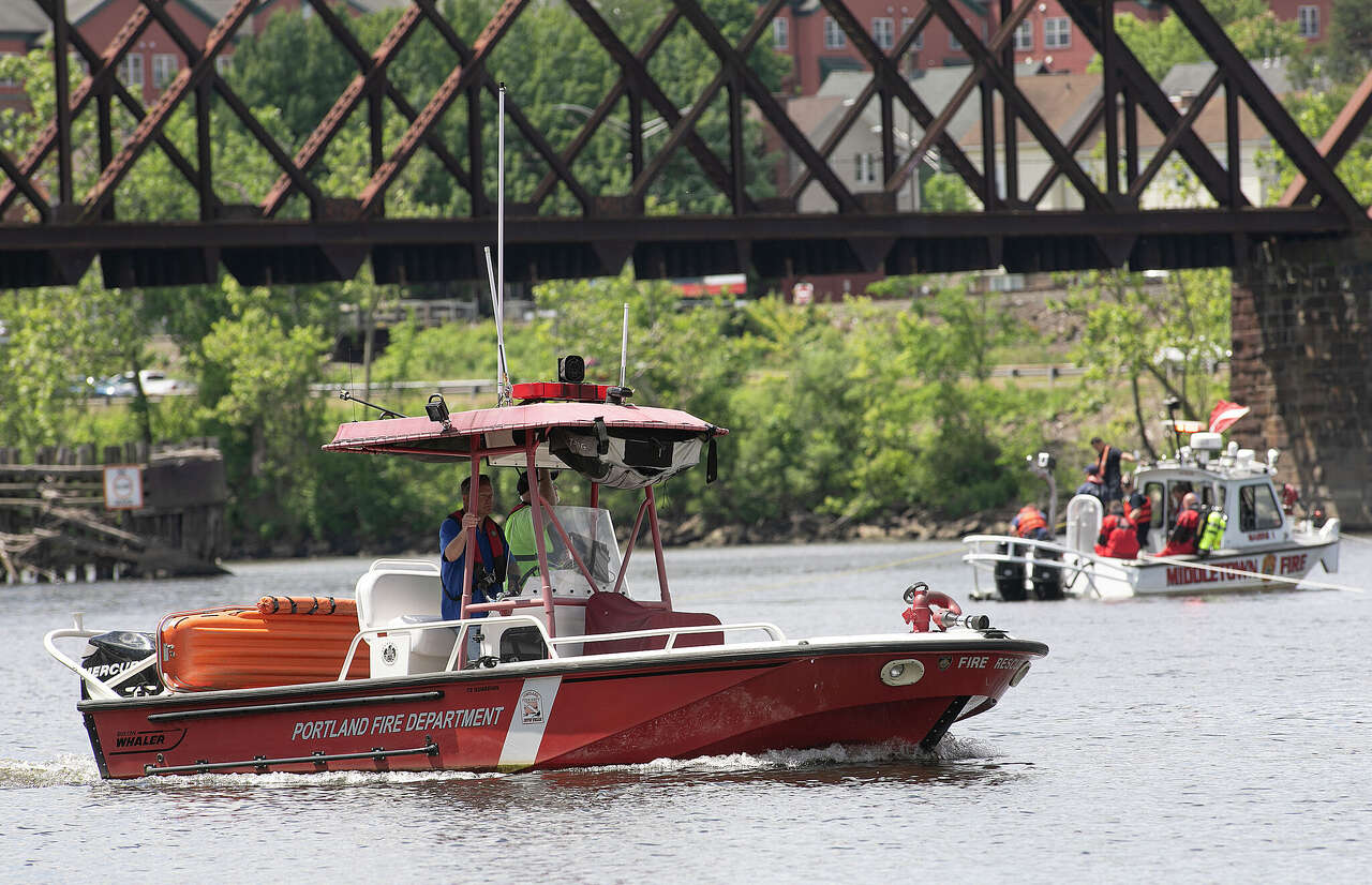 Portland firefighters rescue kayaker clinging to log in Connecticut River, chief says<br><br>
