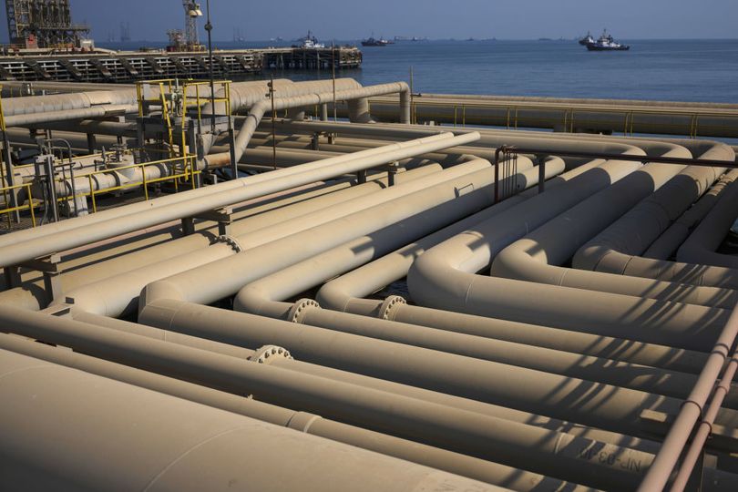 Underground Saudi pipeline skipping Strait of Hormuz to hit full ...