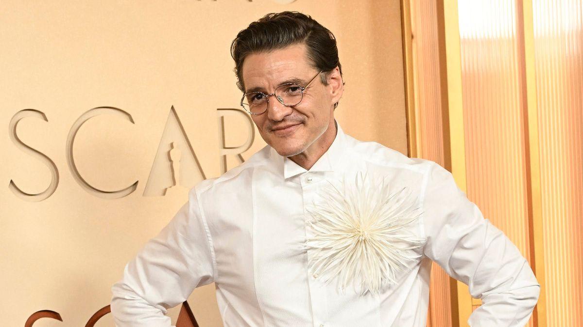 Pedro Pascal debuts clean-shaven at Oscars