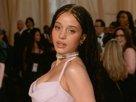 Oscars 2026 GLAMBOT: Chase Infiniti