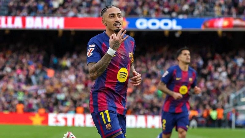 Raphinha hits treble as La Liga leaders Barca thrash Sevilla