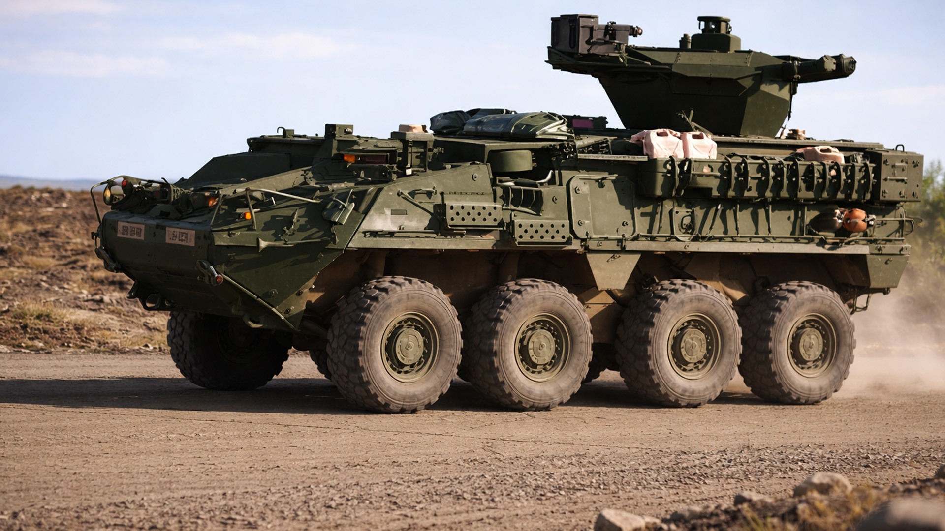 Guarda i mezzi corazzati Stryker dell’esercito USA in esercitazione a fuoco