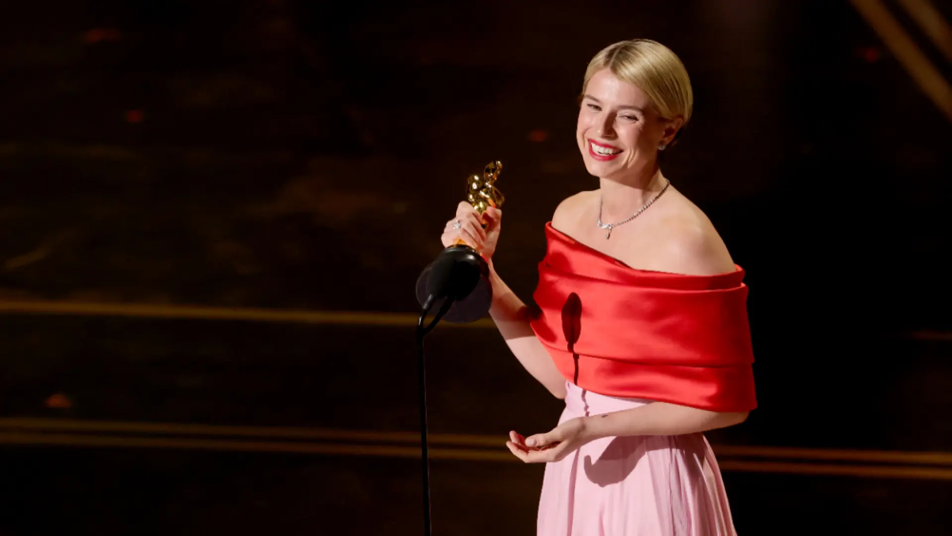 Jessie Buckley gana el Oscar de mejor actriz protagonista por 'Hamnet'