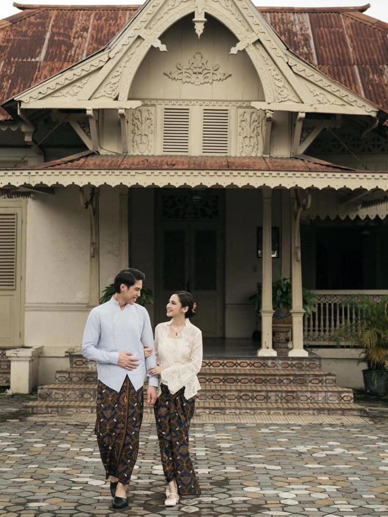10 potret pre-wedding El Rumi & Syifa Hadju tema Jawa, bak bangsawan!