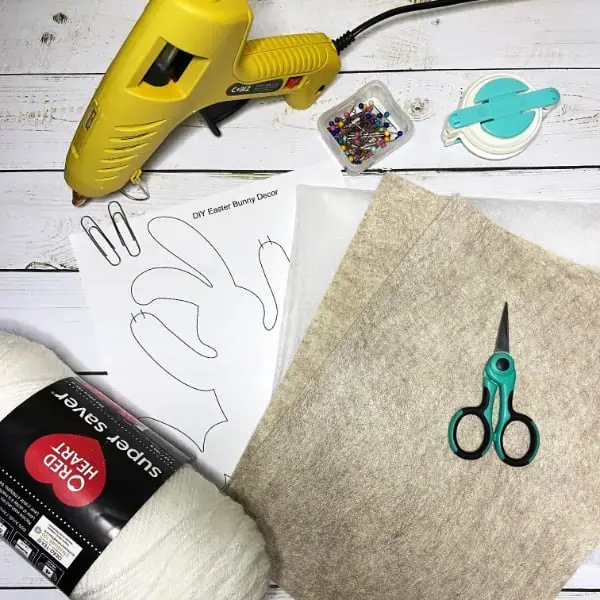 DIY Easter bunny decor felt project