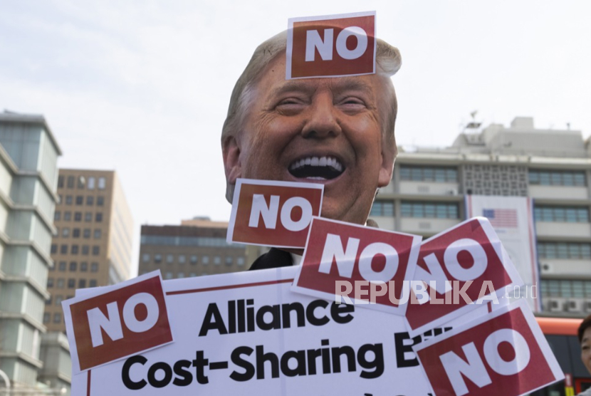 Iran Tak Takut Diancam Trump dengan Blokade Hormuz