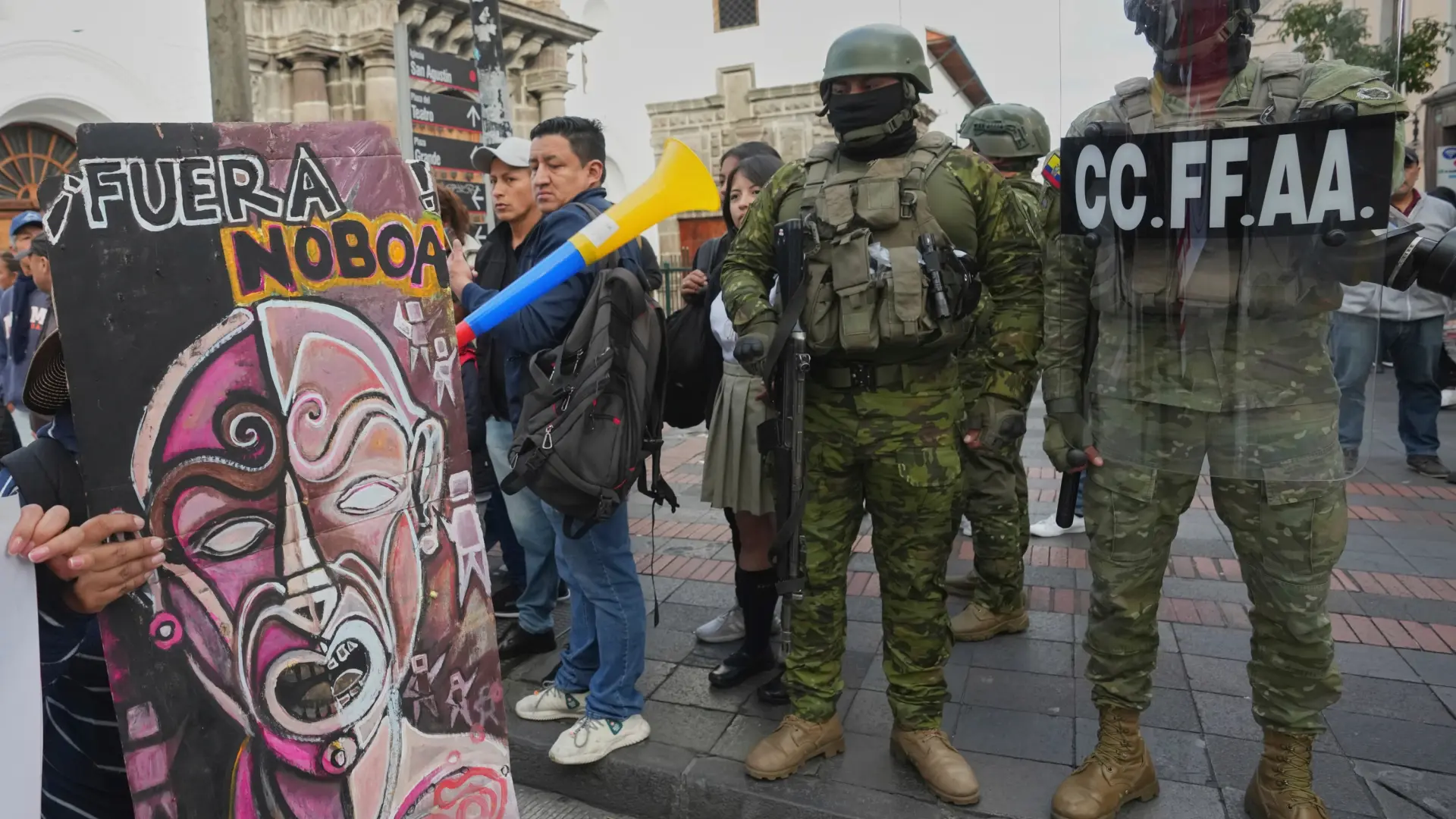 Inicia un toque de queda nocturno en cuatro provincias de Ecuador por ...
